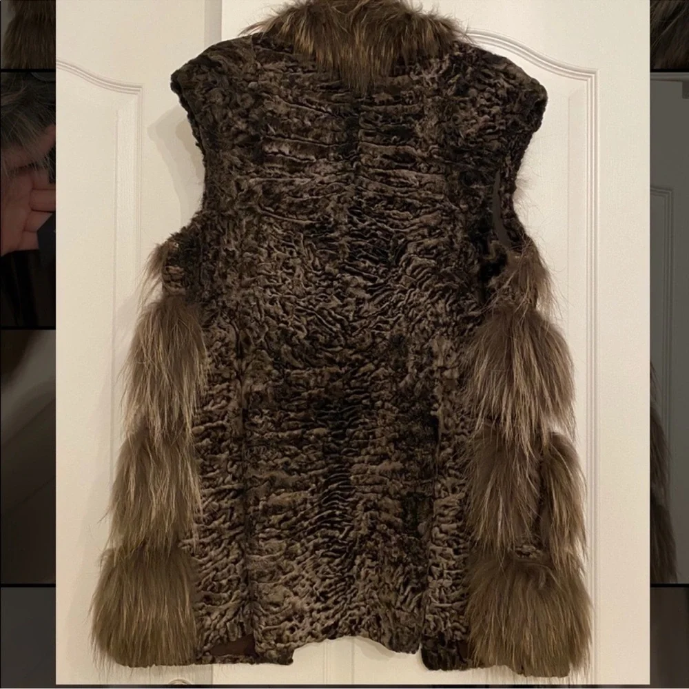 Fur Sleeveless Coat - Brown - Picture 2 of 5